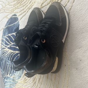 Louis vuitton sneakers